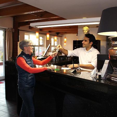 Hotel Alexander Koln Фрехен Екстериор снимка