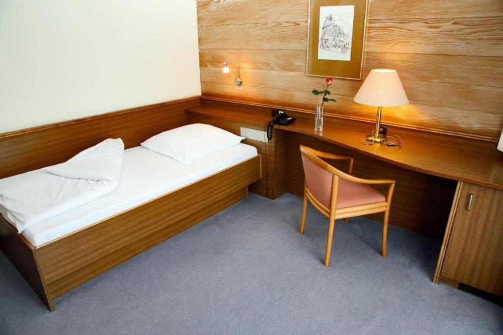 Hotel Alexander Koln Фрехен Екстериор снимка