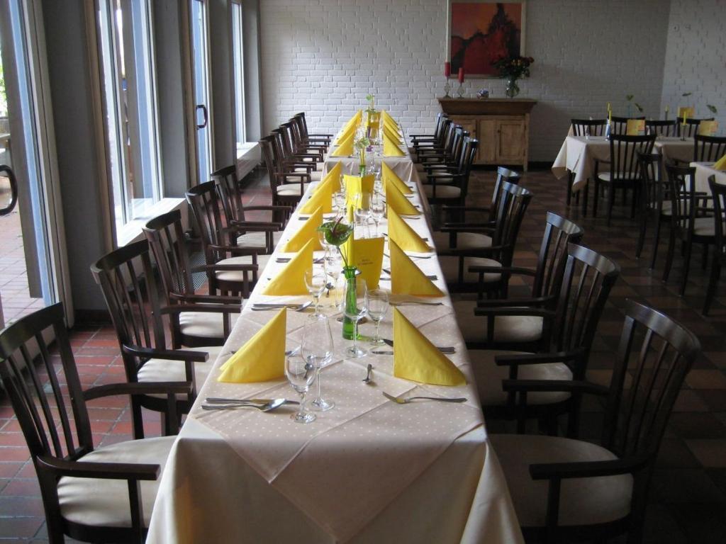 Hotel Alexander Koln Фрехен Екстериор снимка