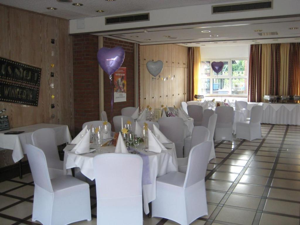 Hotel Alexander Koln Фрехен Екстериор снимка